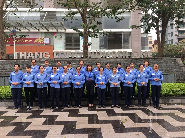 Đội ngũ nhận viên vệ sinh đông đảo của Pan Services Hà Nội