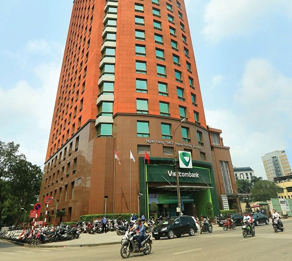 Cao ốc Vietcm Bank tại 198 Trần Quang Khải, Hoàn Kiếm đang sử dụng dịch vụ vệ sinh của Pan Services Hà Nội