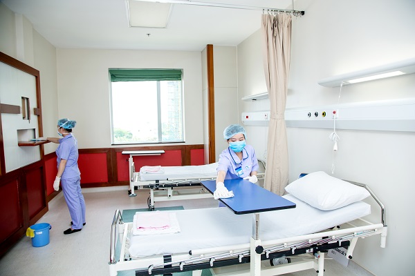 Làm vệ sinh bệnh viện góp phần đảm bảo môi trường vệ sinh bệnh viện trong lành